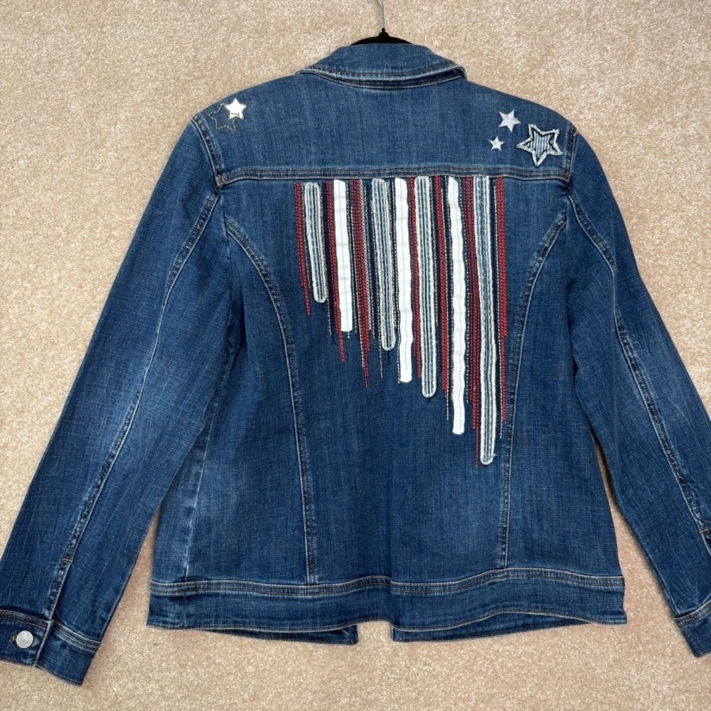 CHICO'S‎ Denim Jean Jacket Size 1 Women's Medium Embroidered Stars and Stripes